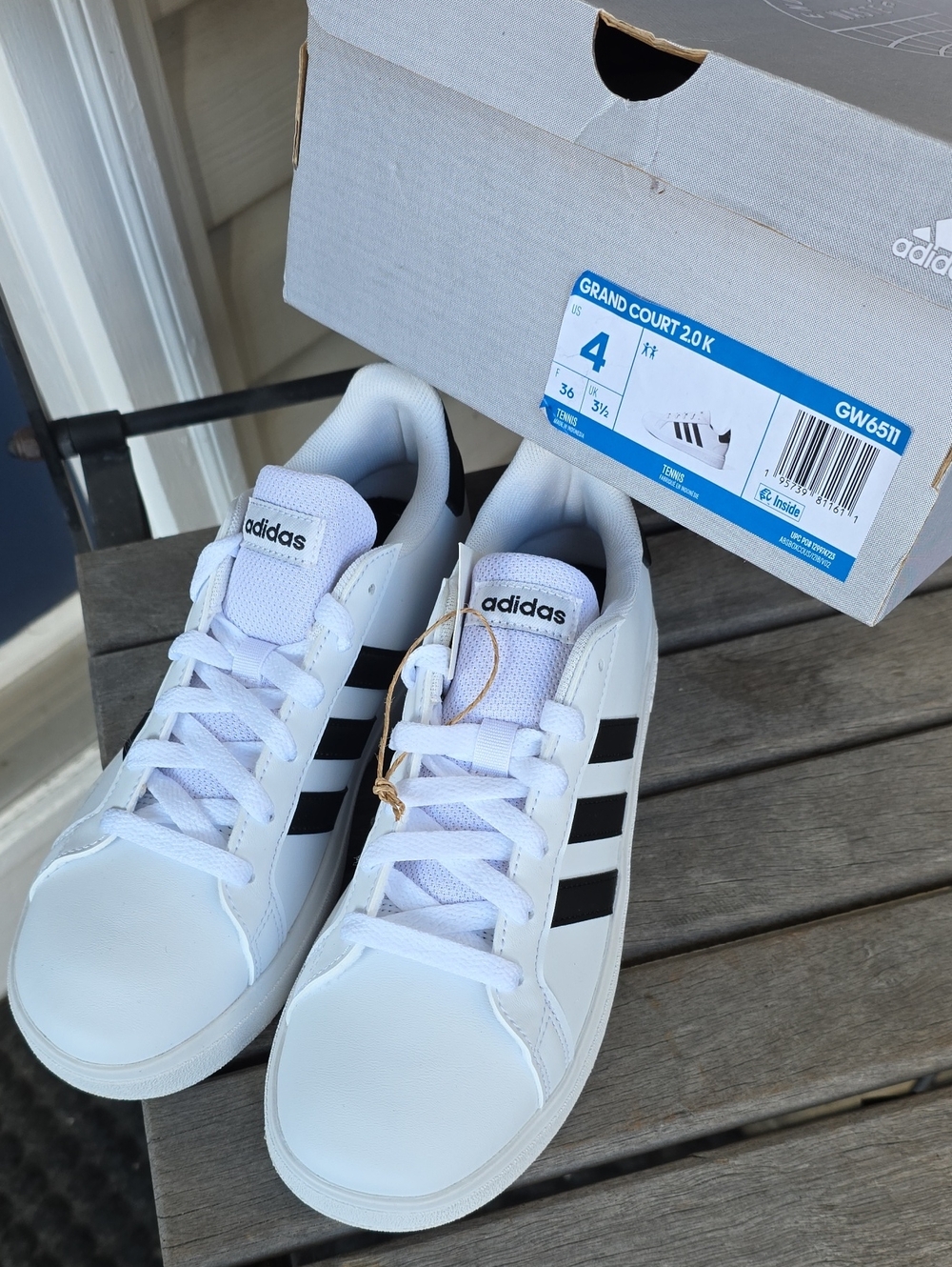 NWT Adidas Grand Court 2.0 Kids/Unisex White Sneakers - Size 4